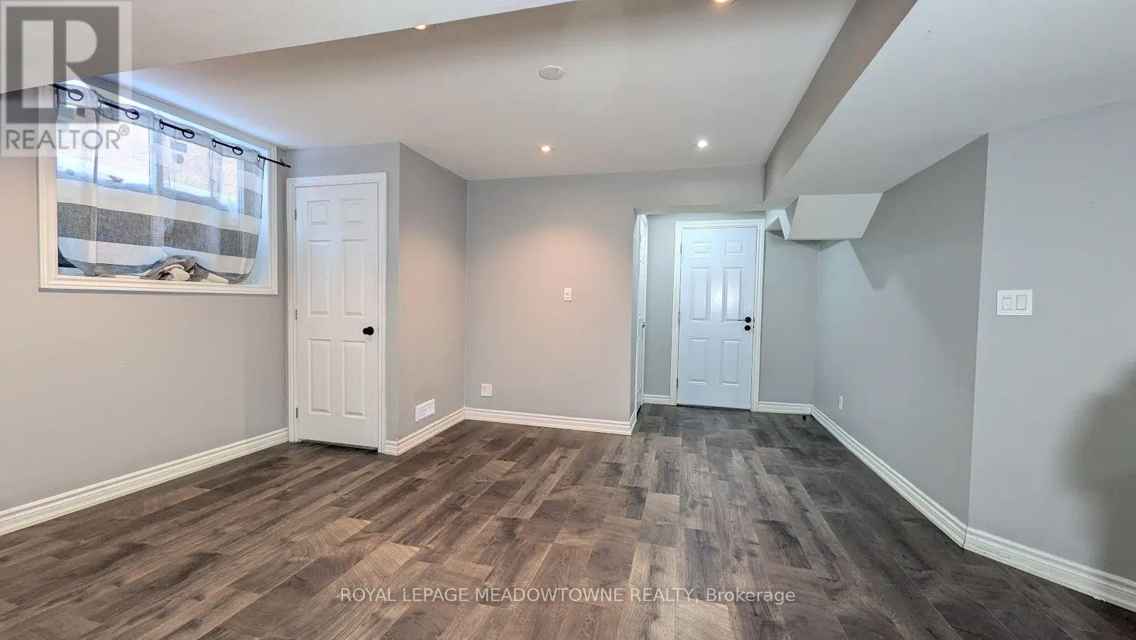 259 Queen Mary Drive, Brampton, Ontario  L7A 3L6 - Photo 3 - W12773012