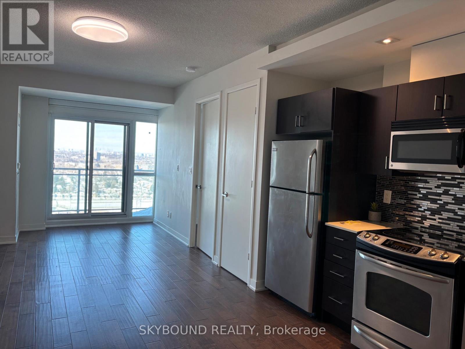 2723 - 165 Legion Road N, Toronto, Ontario  M8Y 0B3 - Photo 9 - W12773036