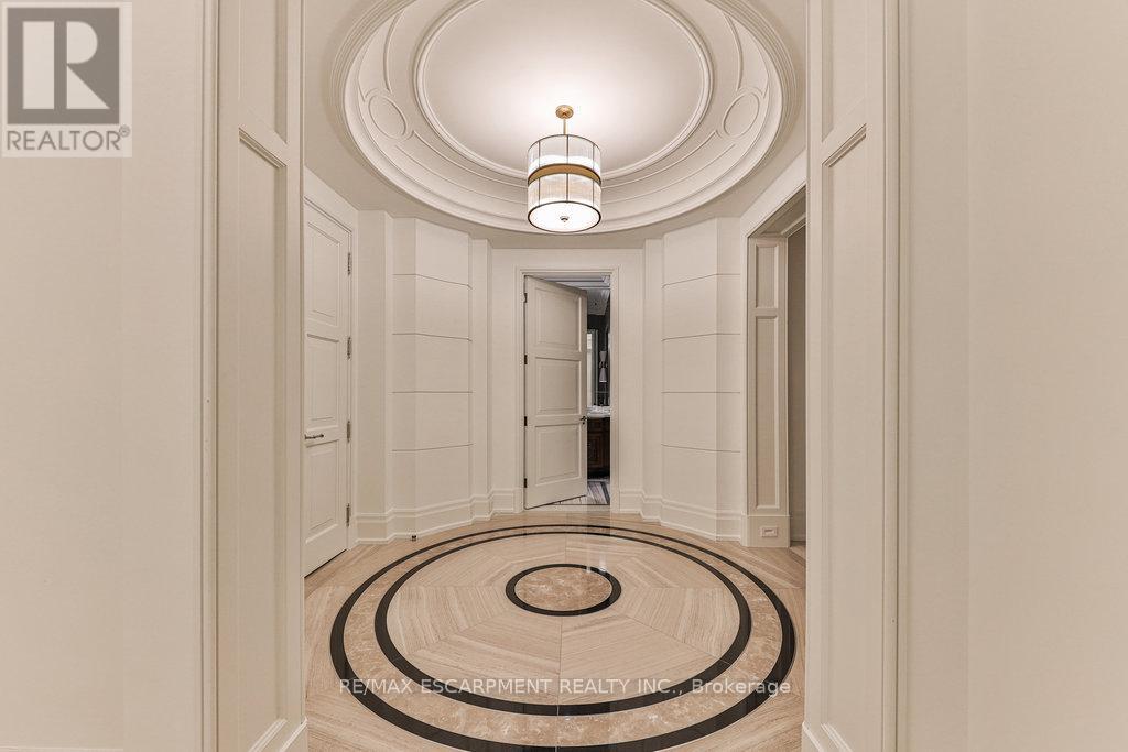 212 - 300 Randall Street, Oakville, Ontario  L6J 3G4 - Photo 11 - W12773050