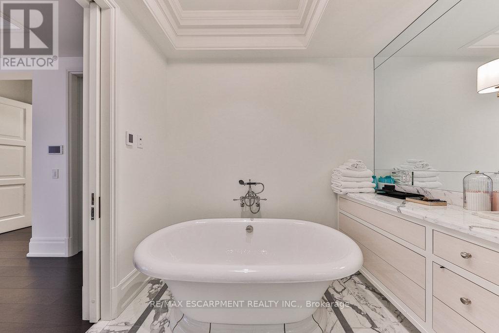 212 - 300 Randall Street, Oakville, Ontario  L6J 3G4 - Photo 28 - W12773050