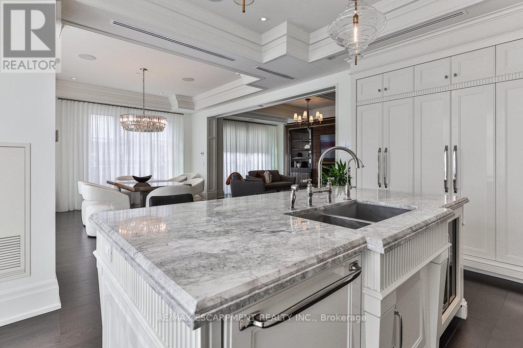 212 - 300 Randall Street, Oakville, Ontario  L6J 3G4 - Photo 46 - W12773050