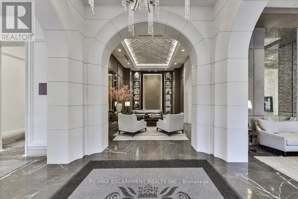 212 - 300 Randall Street, Oakville, Ontario  L6J 3G4 - Photo 6 - W12773050