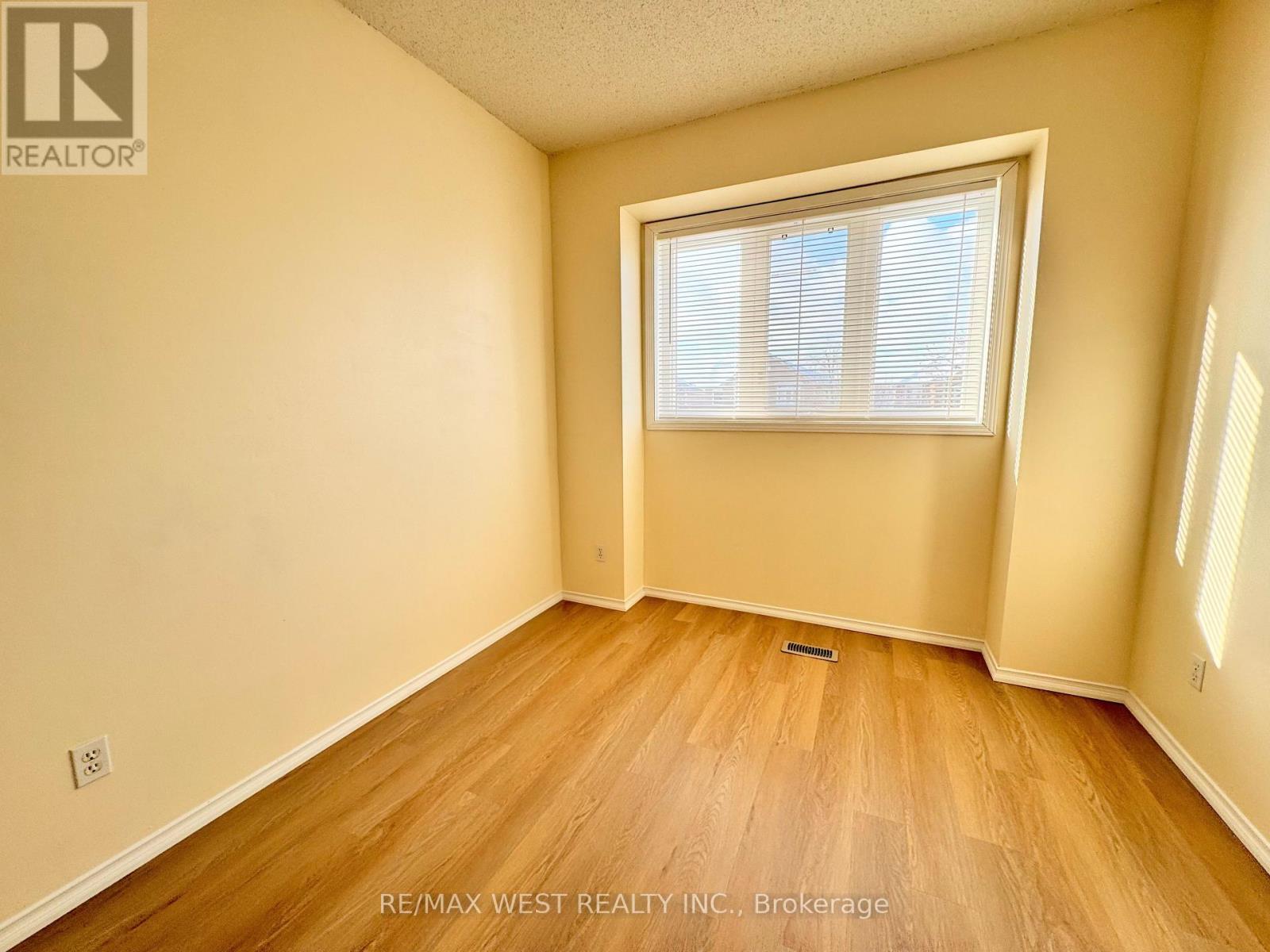 269 Pressed Brick Drive, Brampton, Ontario  L6V 4L2 - Photo 14 - W12773076