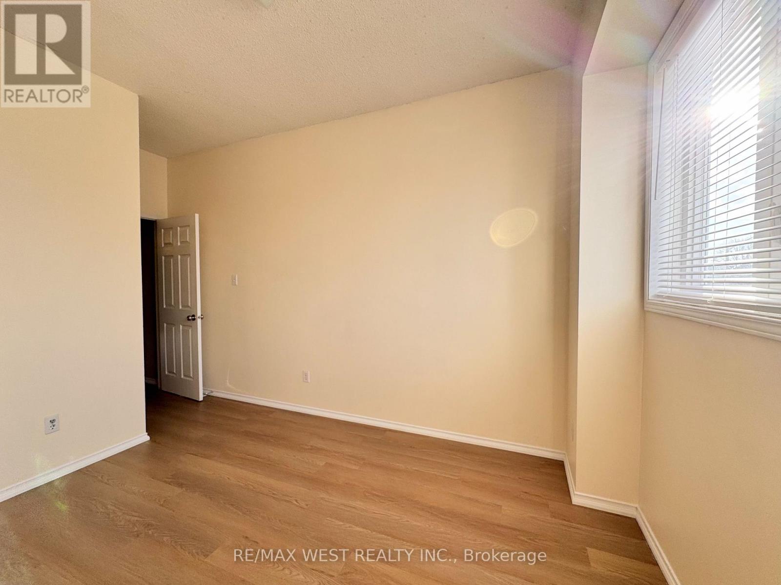 269 Pressed Brick Drive, Brampton, Ontario  L6V 4L2 - Photo 16 - W12773076