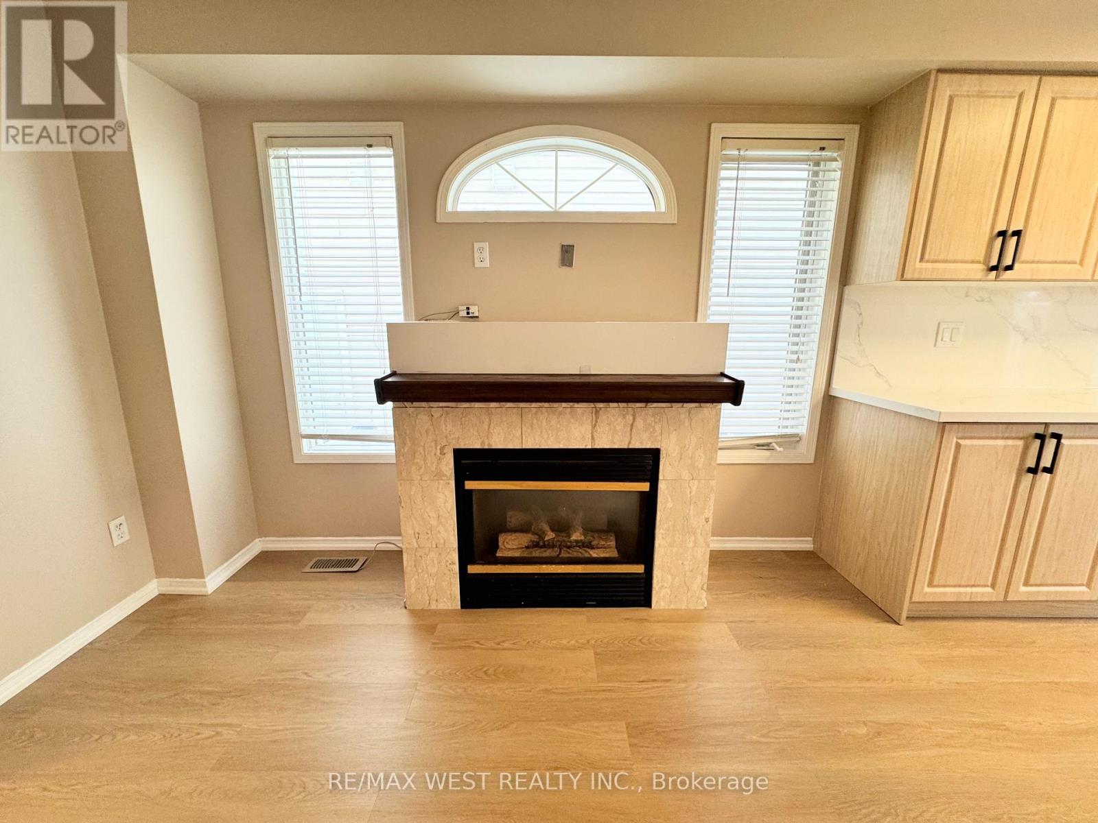 269 Pressed Brick Drive, Brampton, Ontario  L6V 4L2 - Photo 6 - W12773076