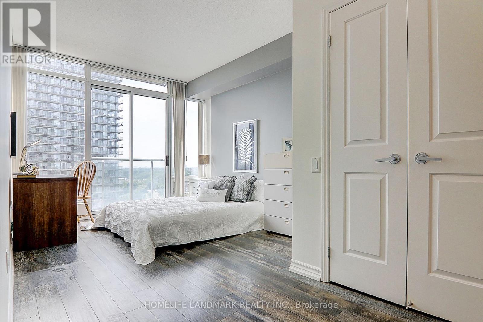 1811 - 15 Windermere Avenue, Toronto, Ontario  M6S 5A2 - Photo 18 - W12773088