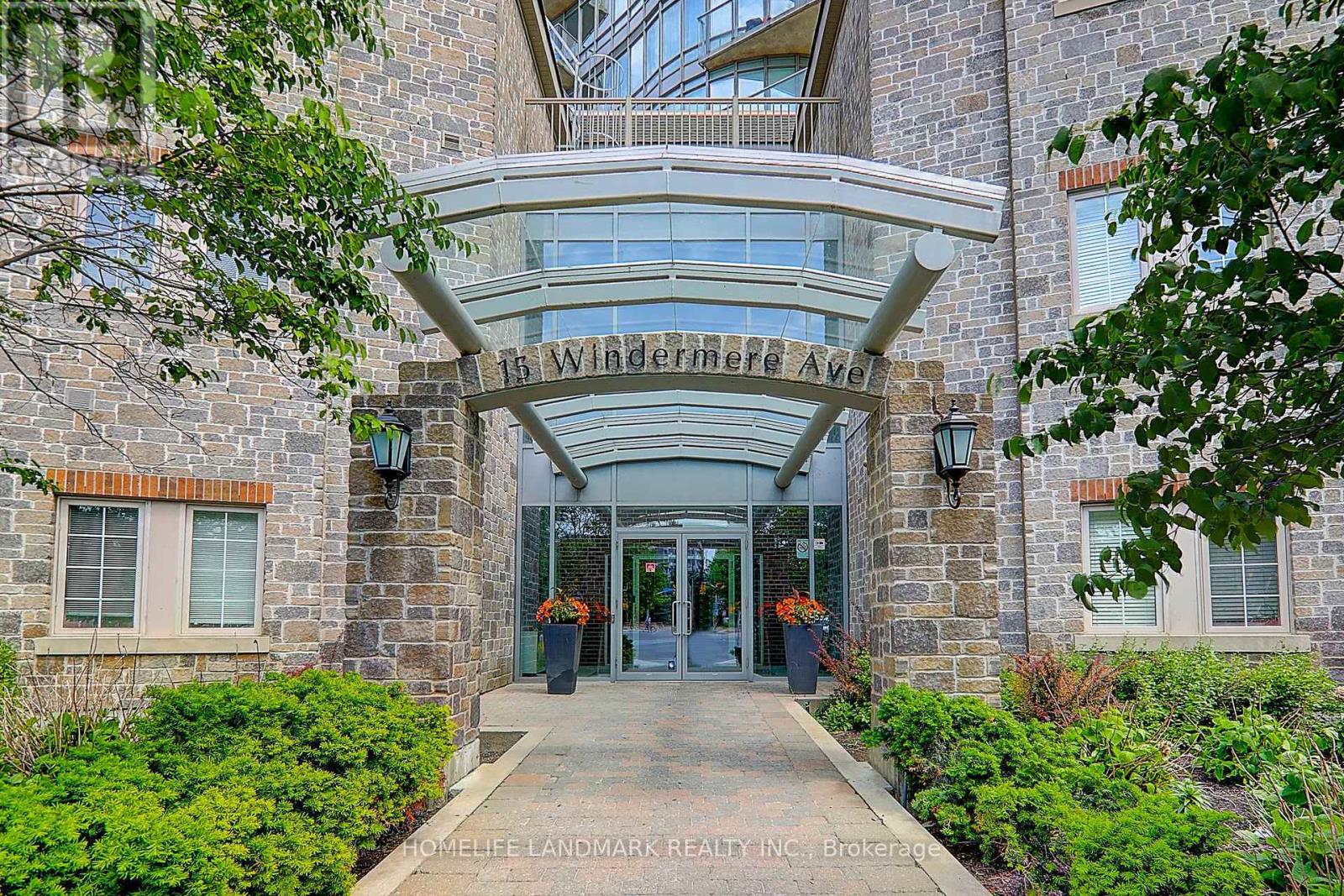 1811 - 15 Windermere Avenue, Toronto, Ontario  M6S 5A2 - Photo 3 - W12773088