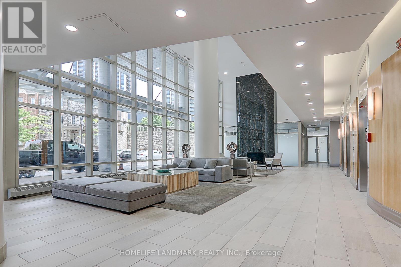 1811 - 15 Windermere Avenue, Toronto, Ontario  M6S 5A2 - Photo 4 - W12773088