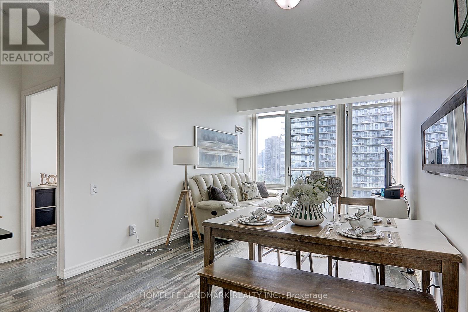 1811 - 15 Windermere Avenue, Toronto, Ontario  M6S 5A2 - Photo 6 - W12773088