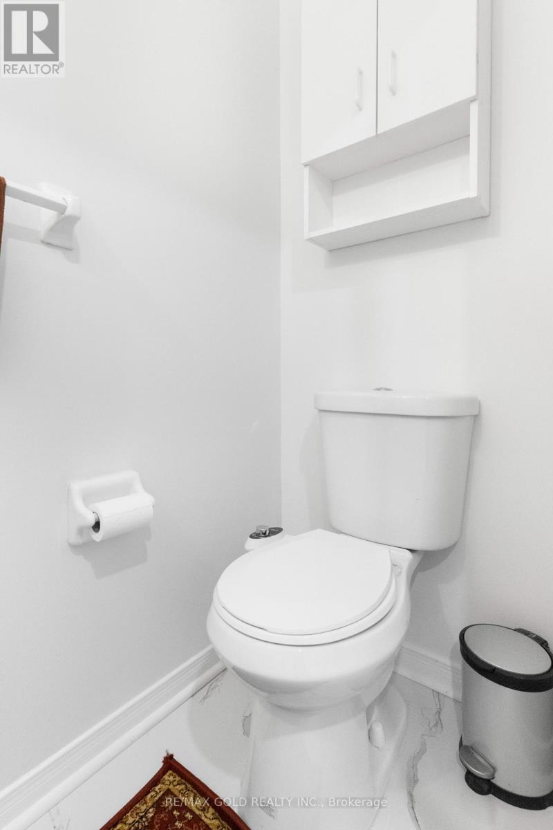 40 Blue Spruce Street, Brampton, Ontario  L6R 1C5 - Photo 12 - W12773098