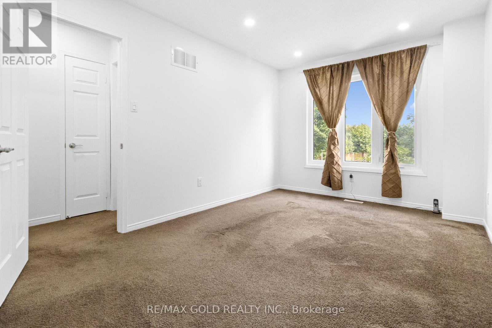 40 Blue Spruce Street, Brampton, Ontario  L6R 1C5 - Photo 17 - W12773098