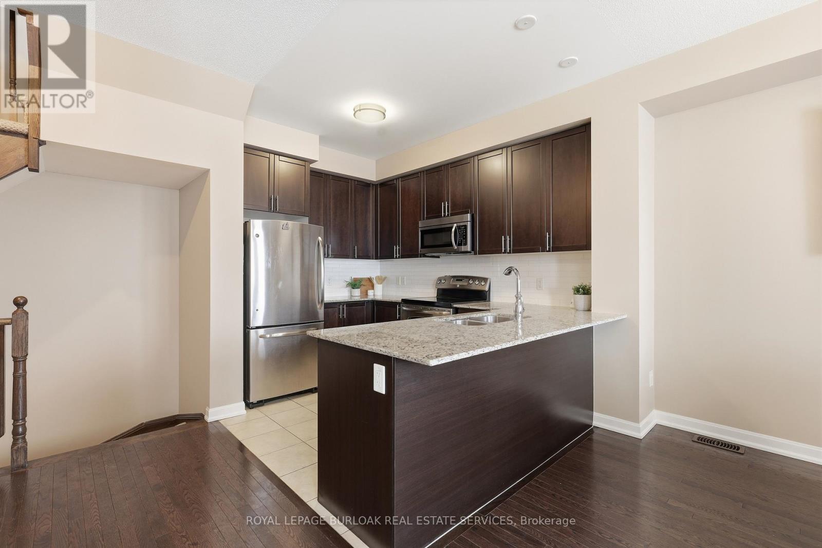 134 - 165 Hampshire Way, Milton, Ontario  L9T 8M7 - Photo 5 - W12773164