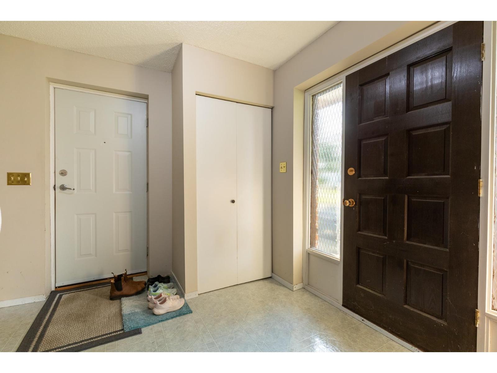 9574 Johnson Street, Chilliwack Proper East, Chilliwack, British Columbia  V2P 5Y2 - Photo 5 - R3087901