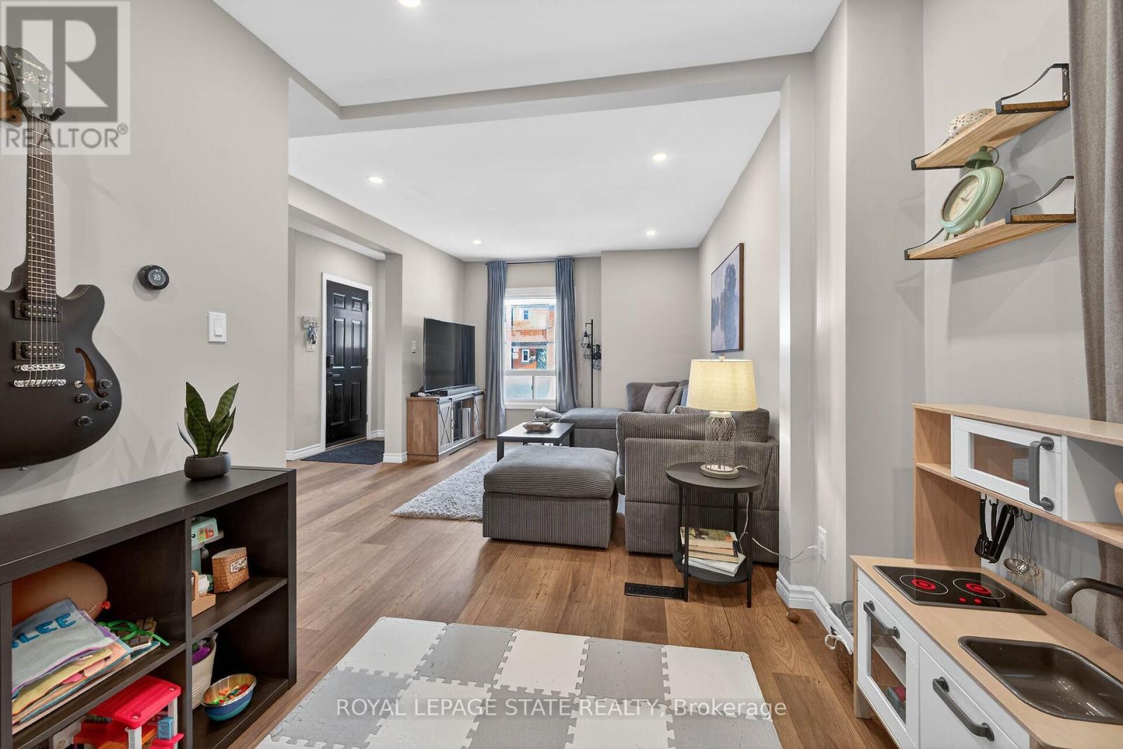 306 Cumberland Avenue, Hamilton, Ontario  L8M 2A1 - Photo 13 - X12773180