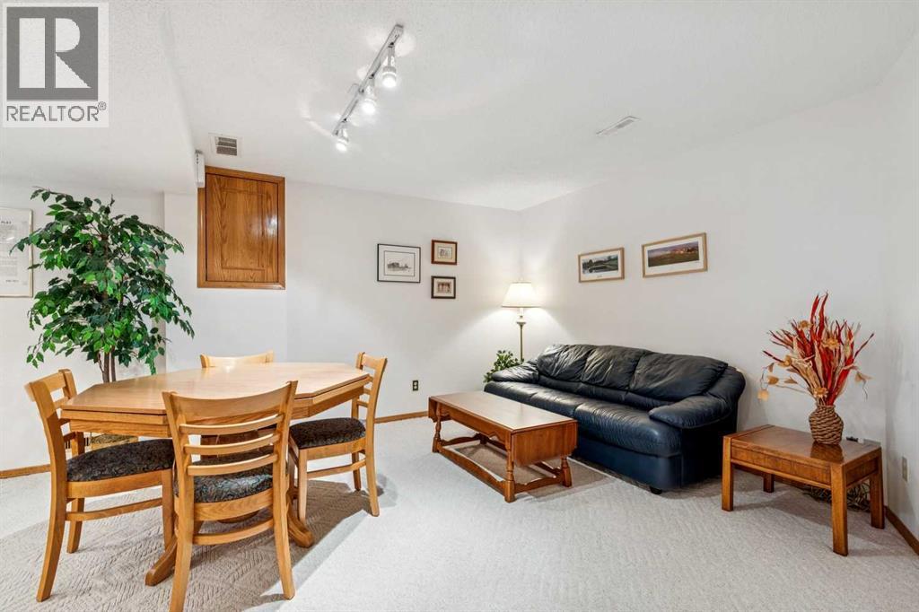 75 Shawnee Crescent, Calgary, Alberta  T2Y 1W4 - Photo 31 - A2276077