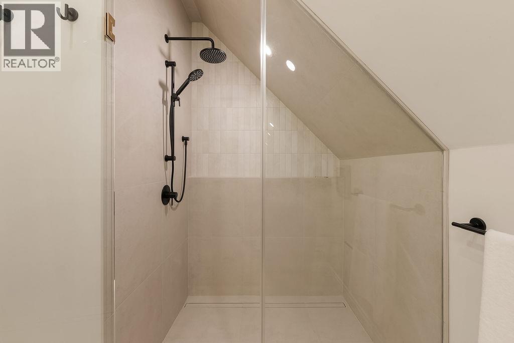 Listing Picture 35 of 40 : 2542 GRANT STREET, Vancouver / 溫哥華 - 魯藝地產 Yvonne Lu Group - MLS Medallion Club Member