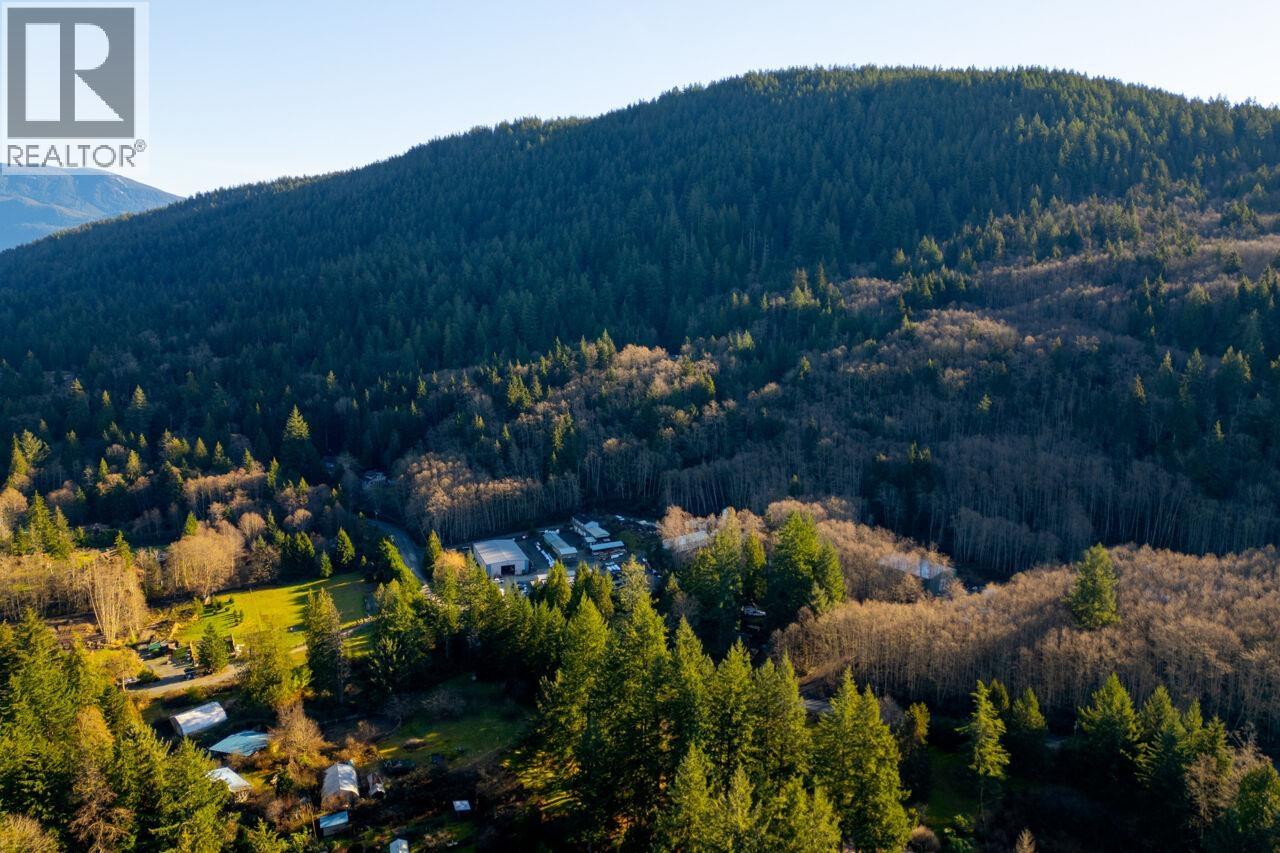 1049 Grafton Road, Bowen Island, British Columbia  V0N 1G2 - Photo 11 - R3084896