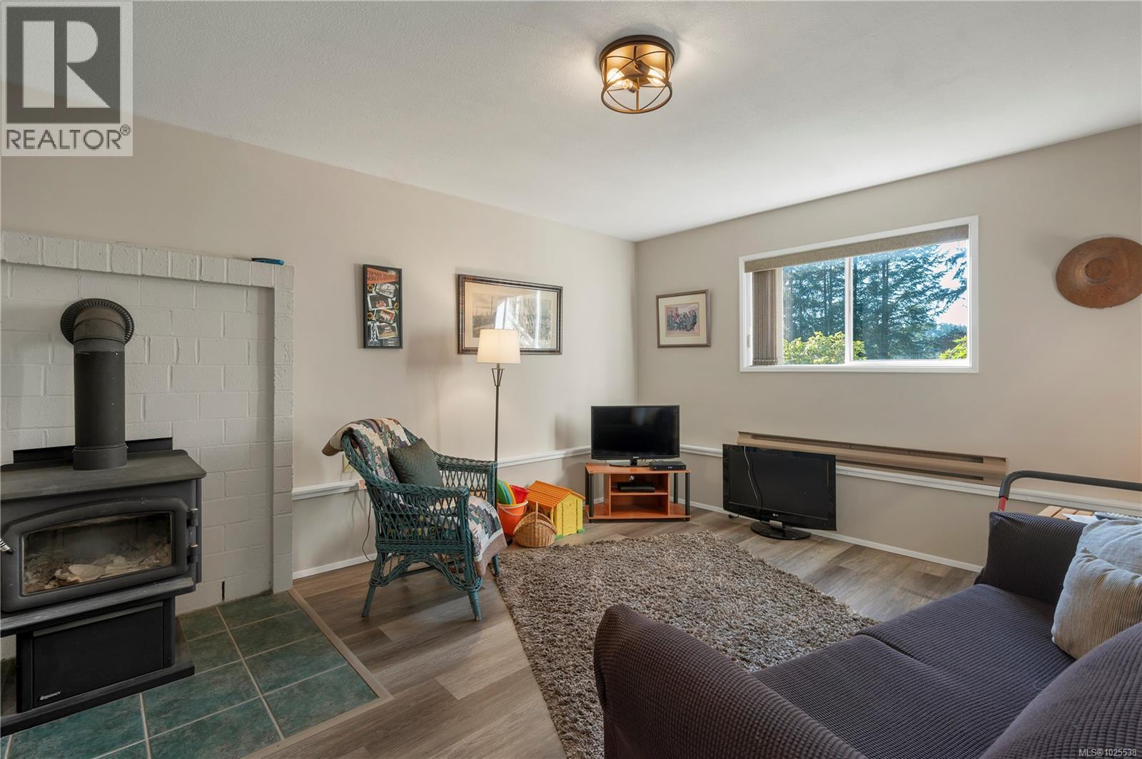 698 Plaza Rd, Quadra Island, British Columbia  V0P 1N0 - Photo 33 - 1025538