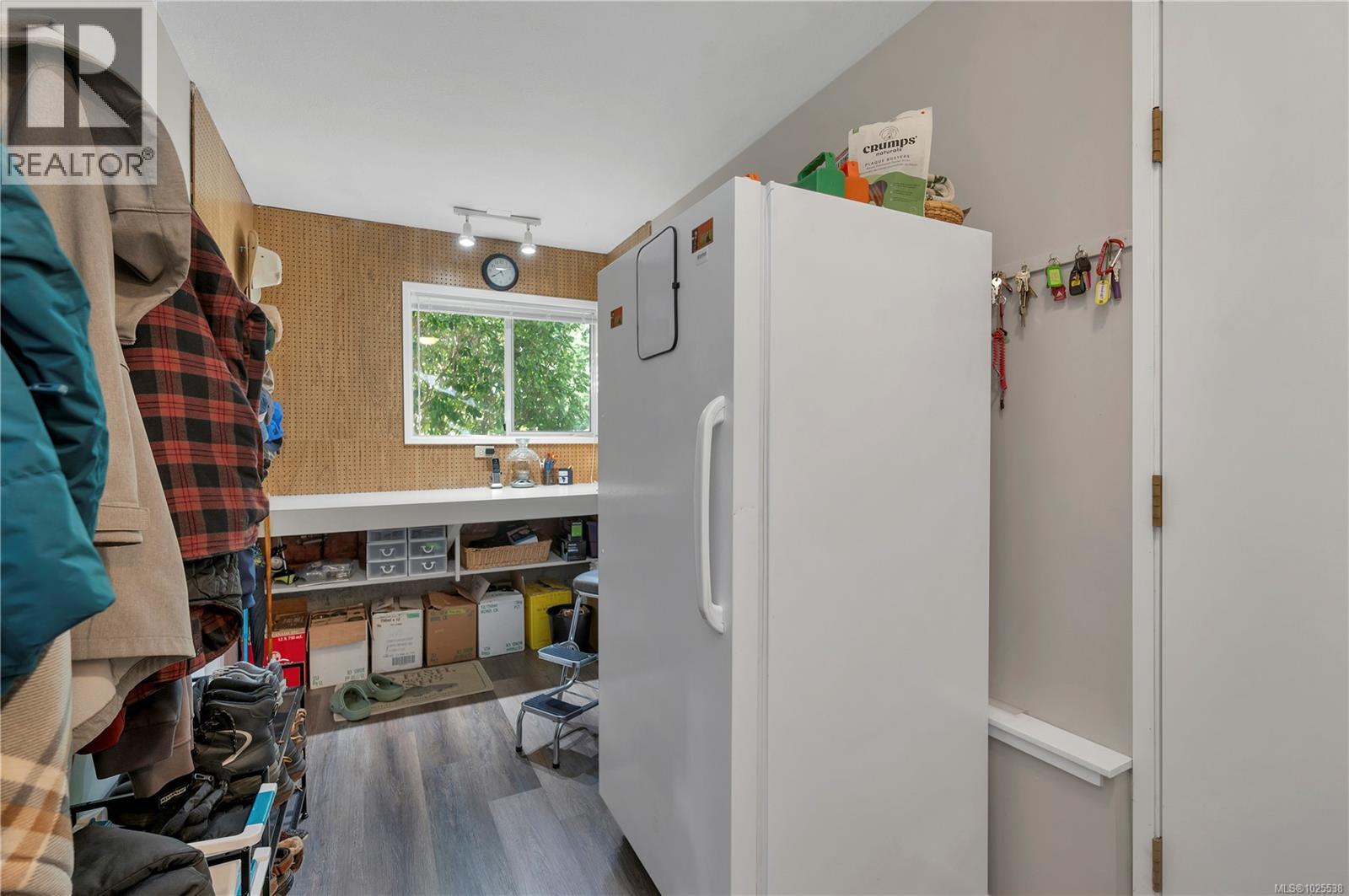 698 Plaza Rd, Quadra Island, British Columbia  V0P 1N0 - Photo 39 - 1025538