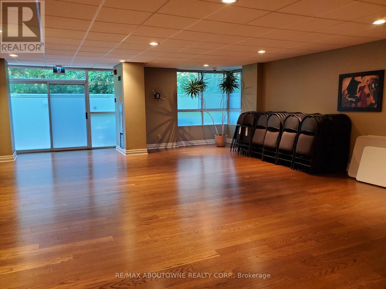 216 - 1485 Lakeshore Road E, Mississauga, Ontario  L5E 3G2 - Photo 37 - W12766058