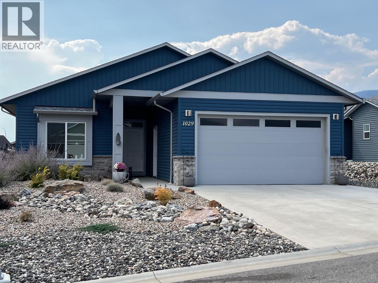 1029 10th Avenue, Vernon, British Columbia  V1H 1Z1 - Photo 2 - 10374704