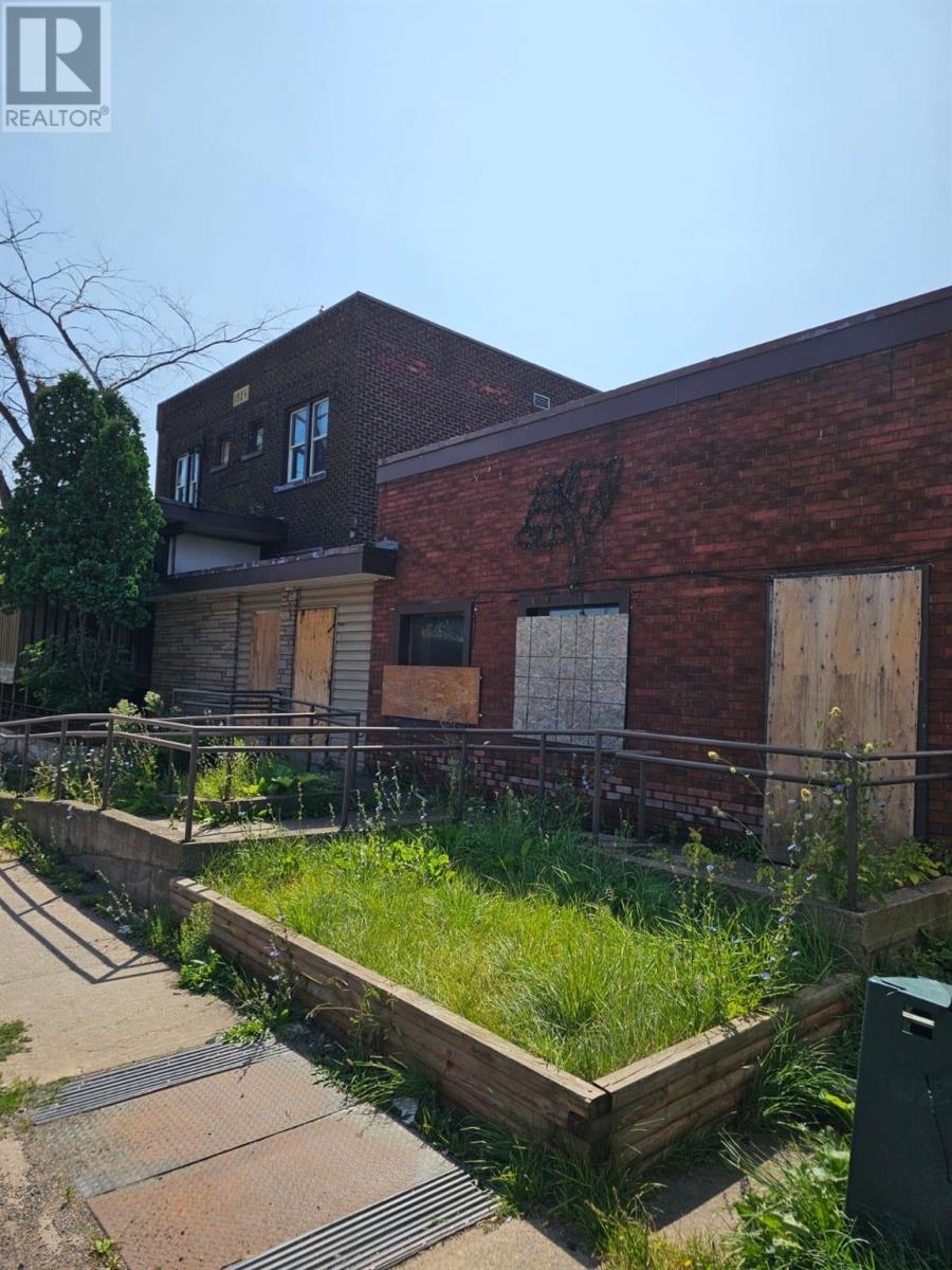 569 Queen ST W, Sault Ste. Marie, Ontario