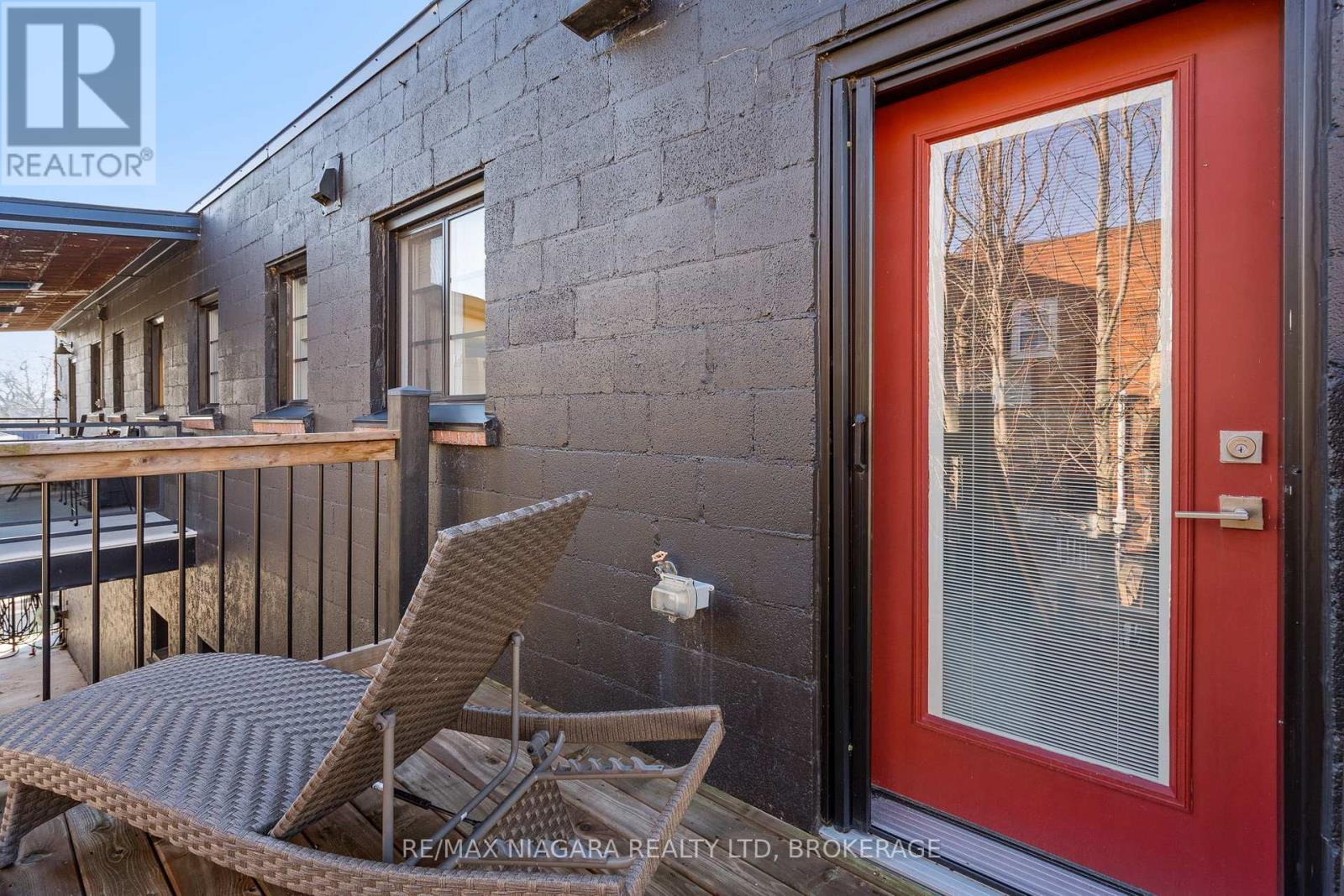 Upper - 15 Charlotte Street, Port Colborne, Ontario  L3K 3C7 - Photo 15 - X12686380