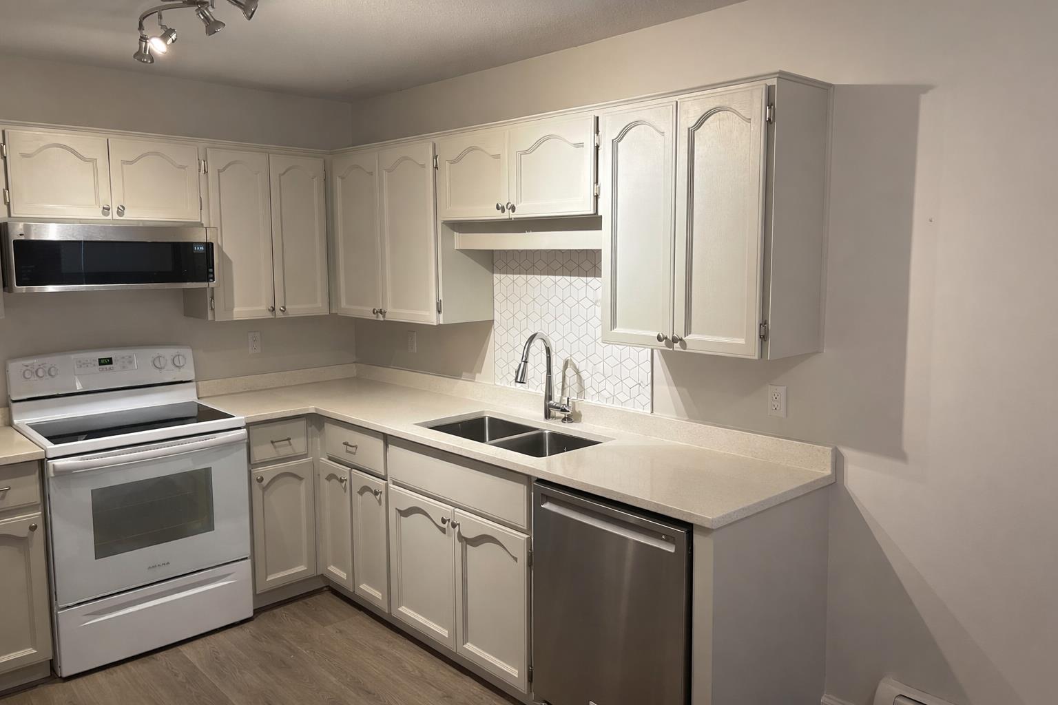 101 33401 Mayfair Avenue, Abbotsford, British Columbia  V2S 6Z2 - Photo 5 - R3087606