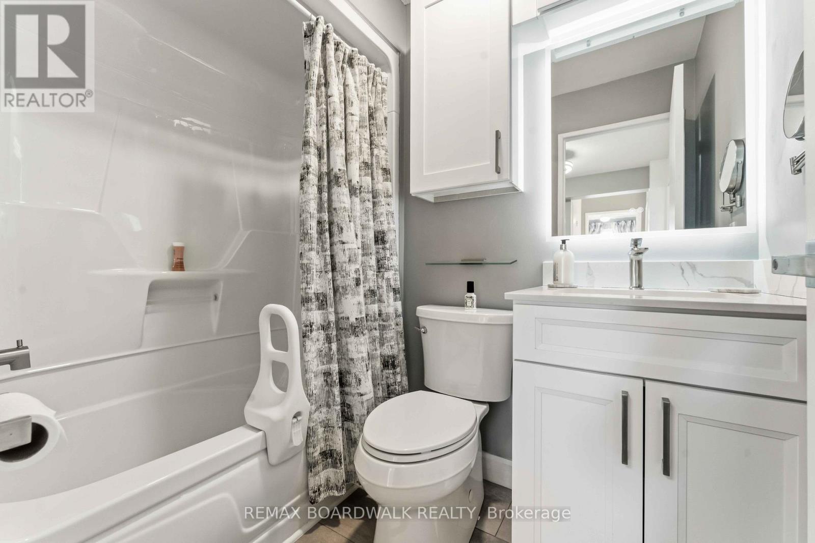 - - 13 Corley Private, Ottawa, Ontario  K1V 8T7 - Photo 15 - X12773222