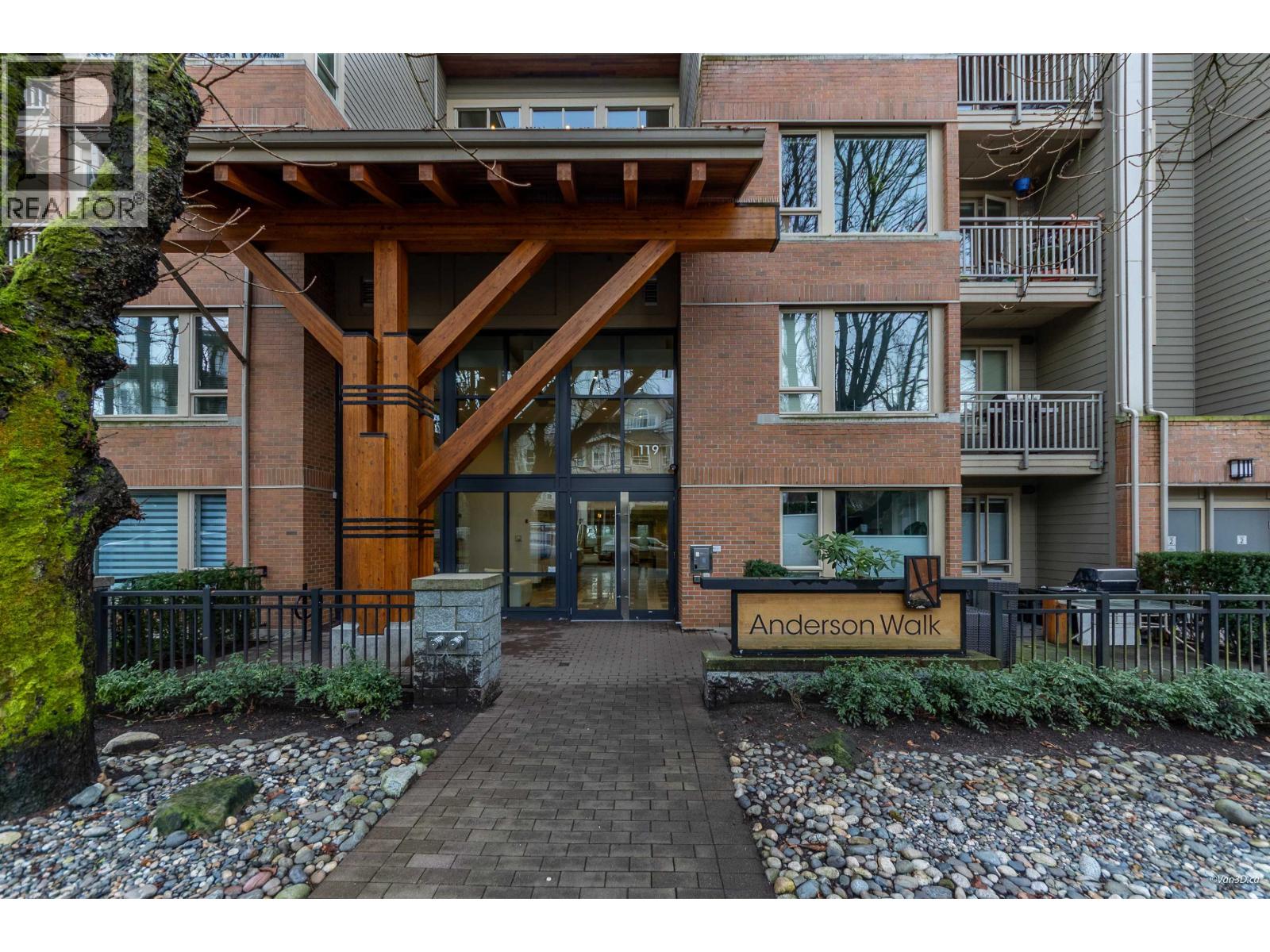 217 119 W 22nd Street, North Vancouver, British Columbia  V7M 0B4 - Photo 2 - R3088010