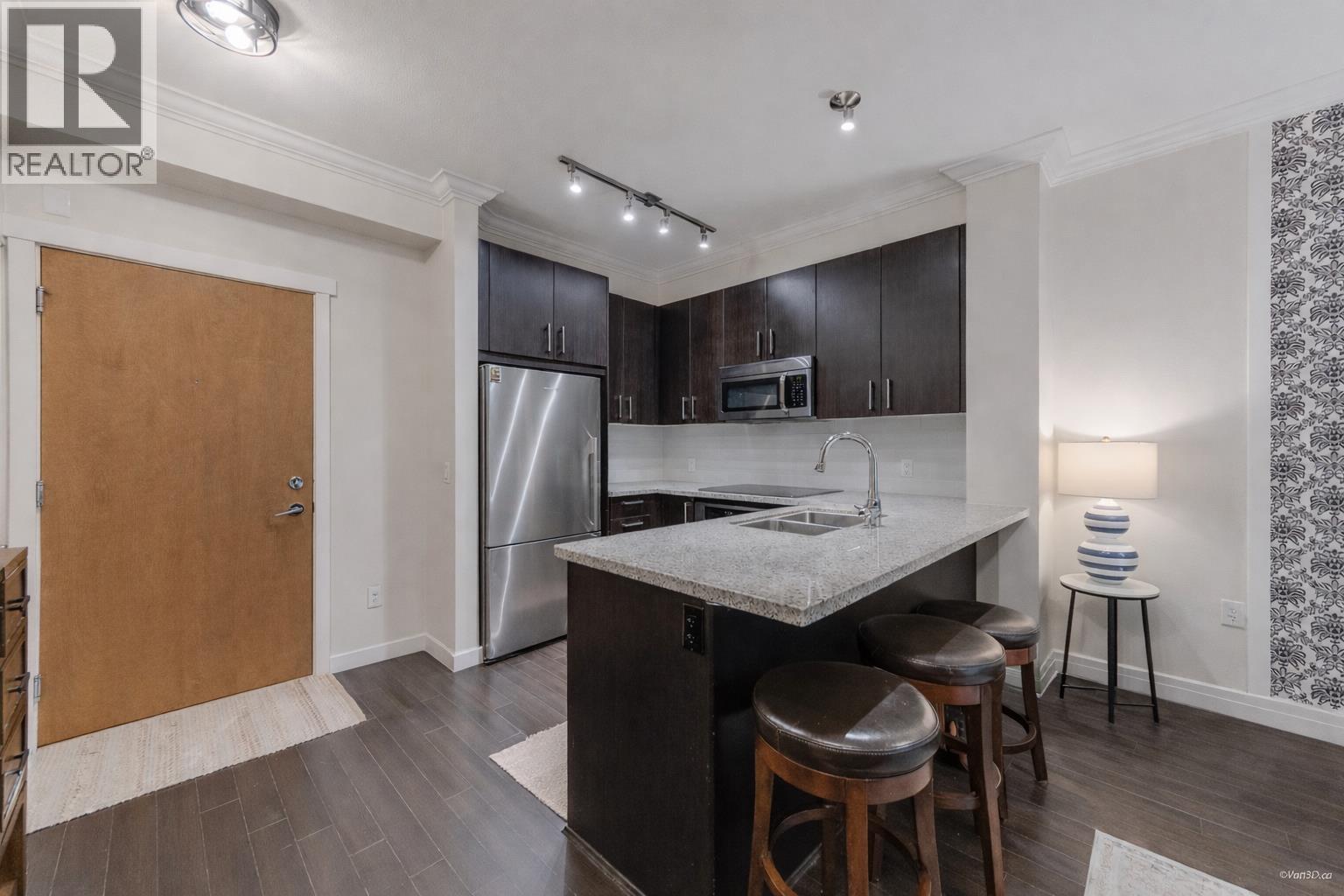 217 119 W 22nd Street, North Vancouver, British Columbia  V7M 0B4 - Photo 3 - R3088010