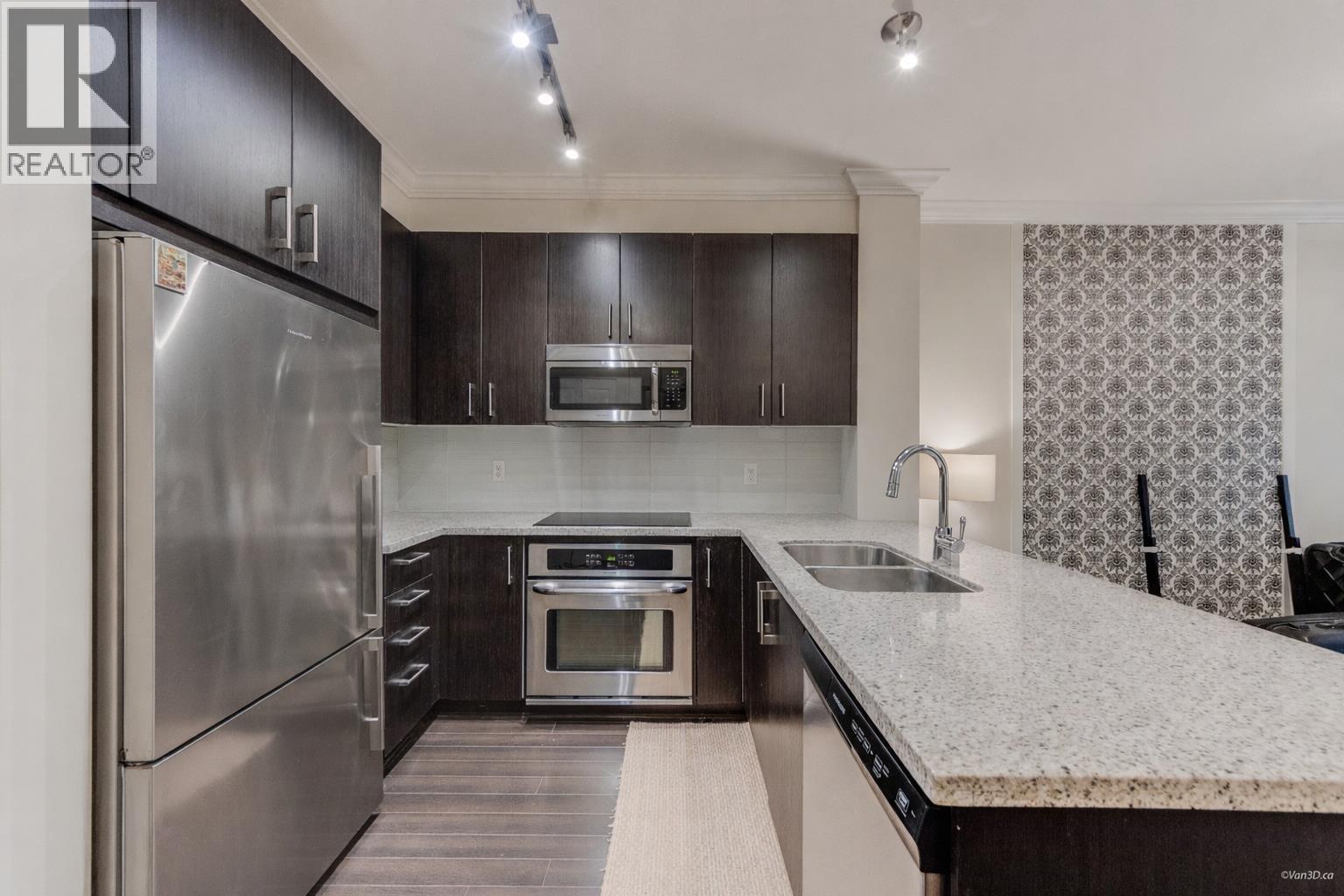 217 119 W 22nd Street, North Vancouver, British Columbia  V7M 0B4 - Photo 5 - R3088010