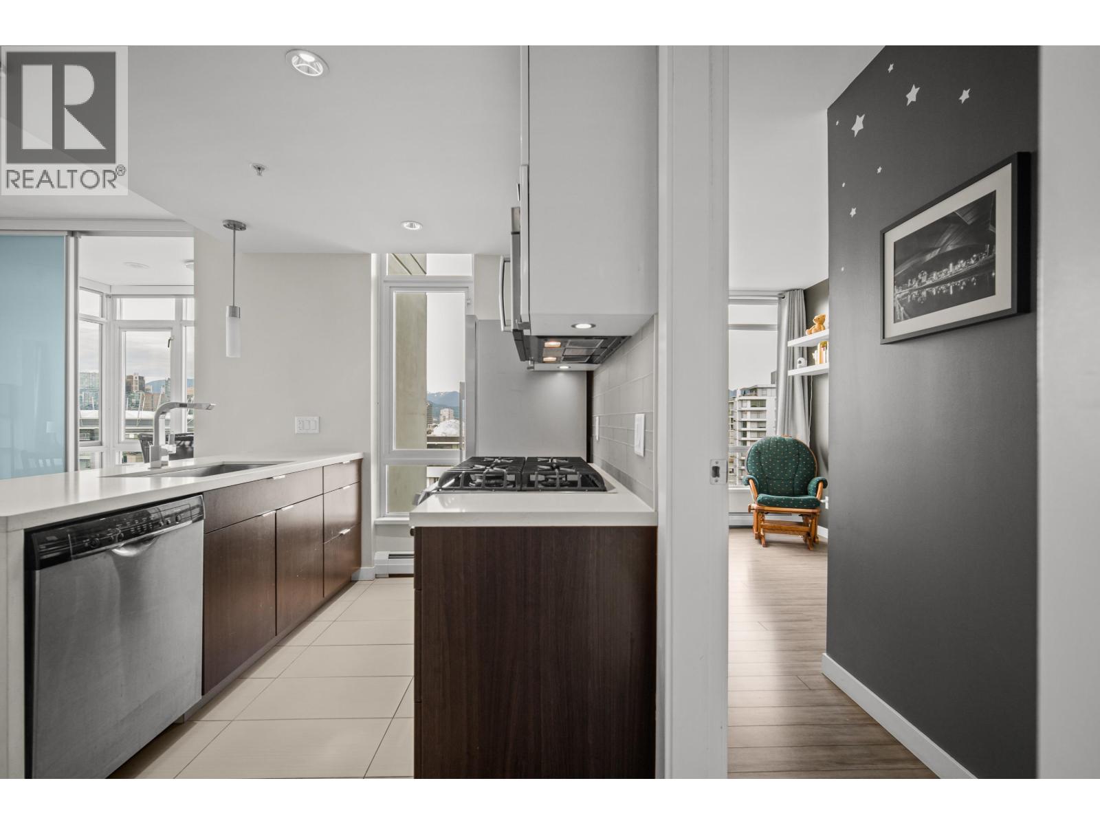 1702 1775 Quebec Street, Vancouver, British Columbia  V5T 0E3 - Photo 10 - R3088013