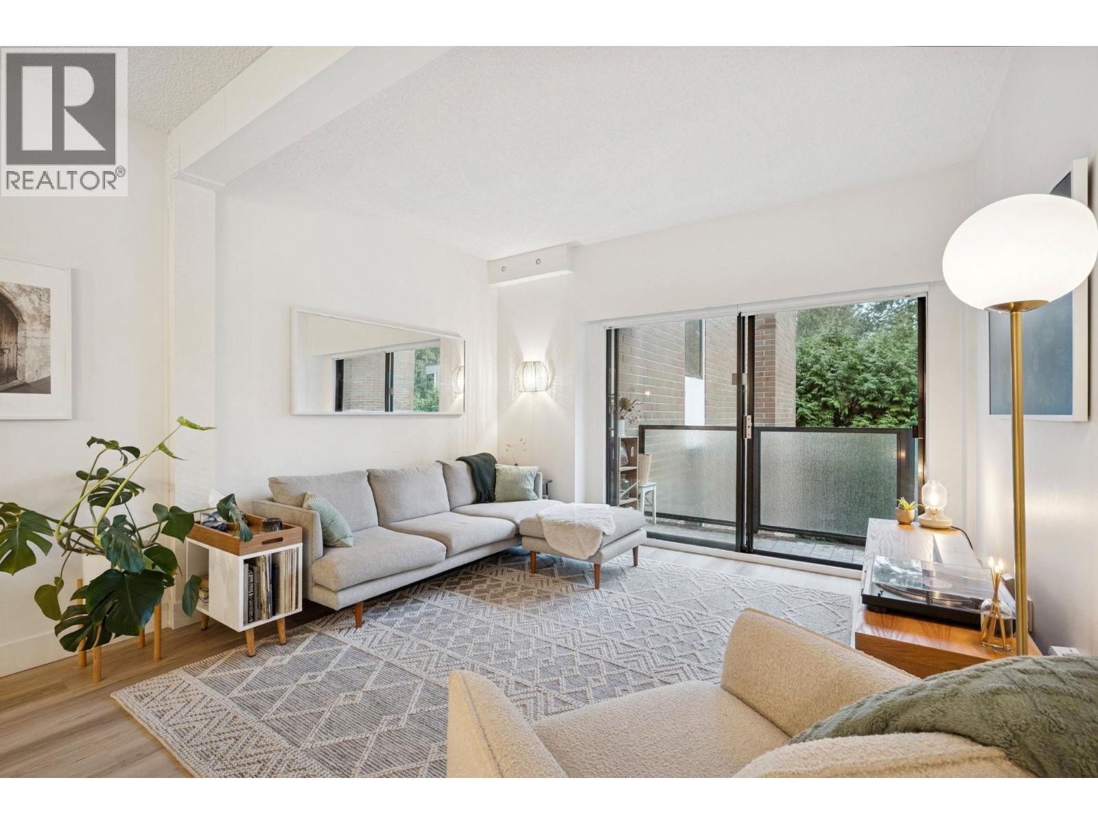 304 1535 Nelson Street, Vancouver, British Columbia  V6G 1M2 - Photo 1 - R3088040