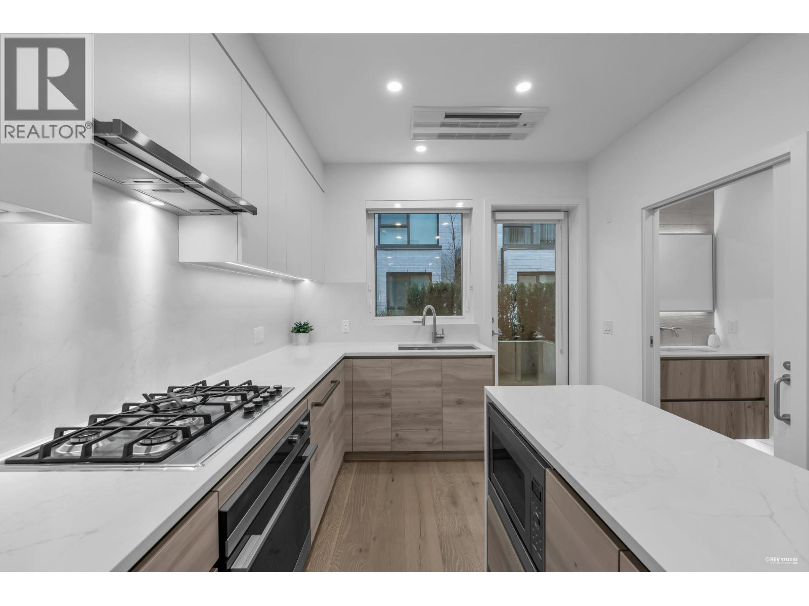 659 W 30th Avenue, Vancouver, British Columbia  V5Z 0K4 - Photo 12 - R3088056