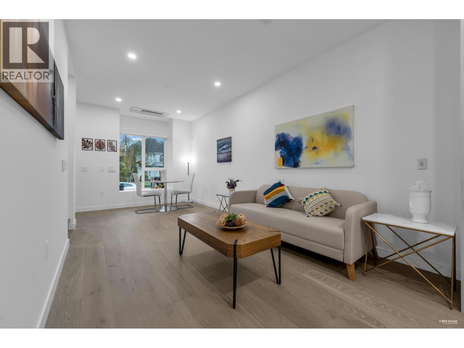 659 W 30th Avenue, Vancouver, British Columbia  V5Z 0K4 - Photo 3 - R3088056