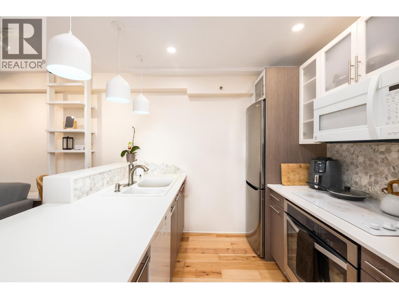 112 825 E 7th Avenue, Vancouver, British Columbia  V5T 1P4 - Photo 2 - R3088065