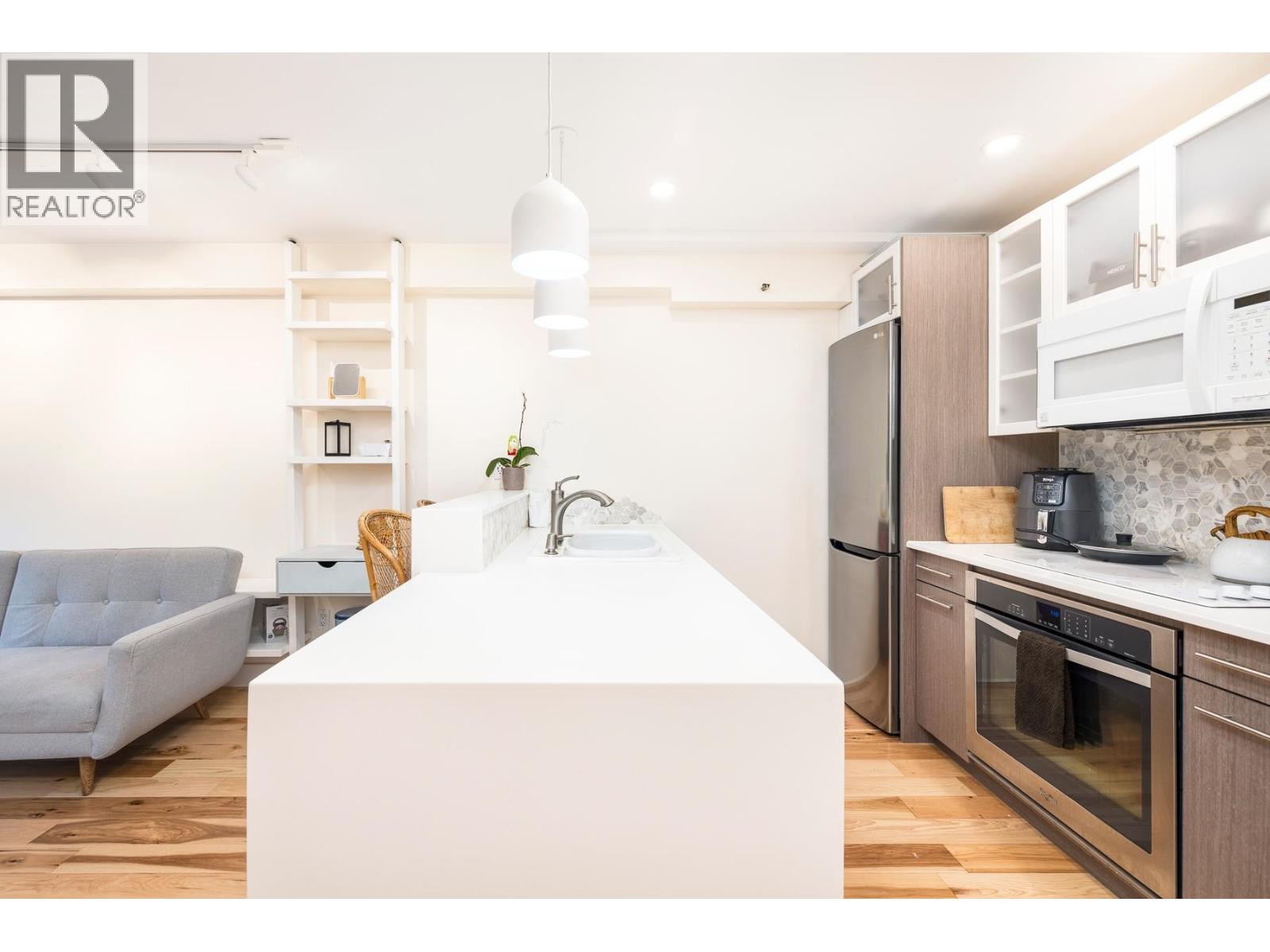 112 825 E 7th Avenue, Vancouver, British Columbia  V5T 1P4 - Photo 3 - R3088065