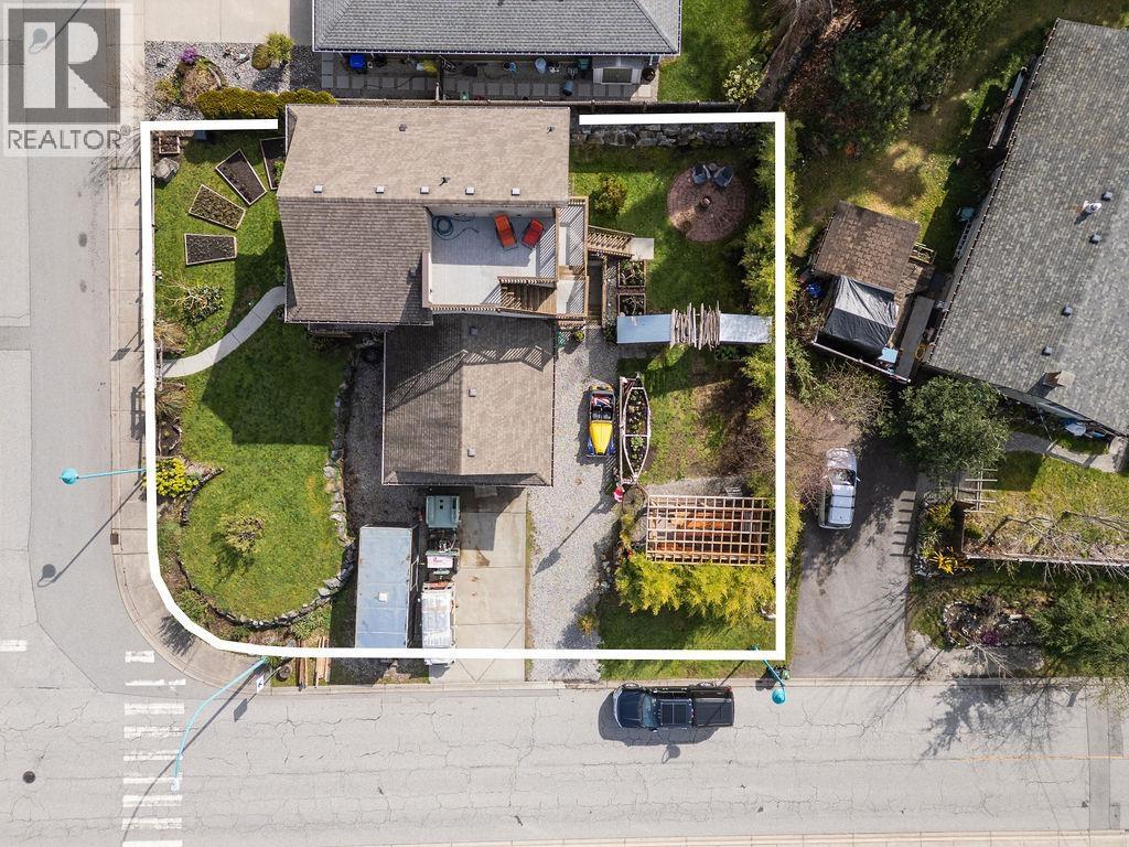 6391 Oracle Road, Sechelt, British Columbia  V7Z 0R8 - Photo 3 - R3088012