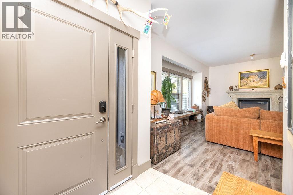 6391 Oracle Road, Sechelt, British Columbia  V7Z 0R8 - Photo 9 - R3088012