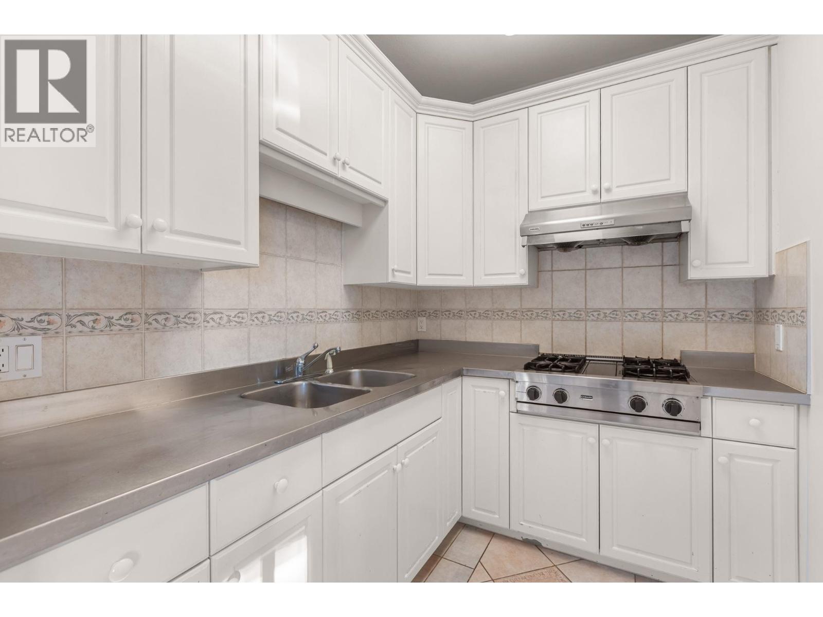 1501 Parkway Boulevard, Coquitlam, British Columbia  V3E 2V7 - Photo 12 - R3088025