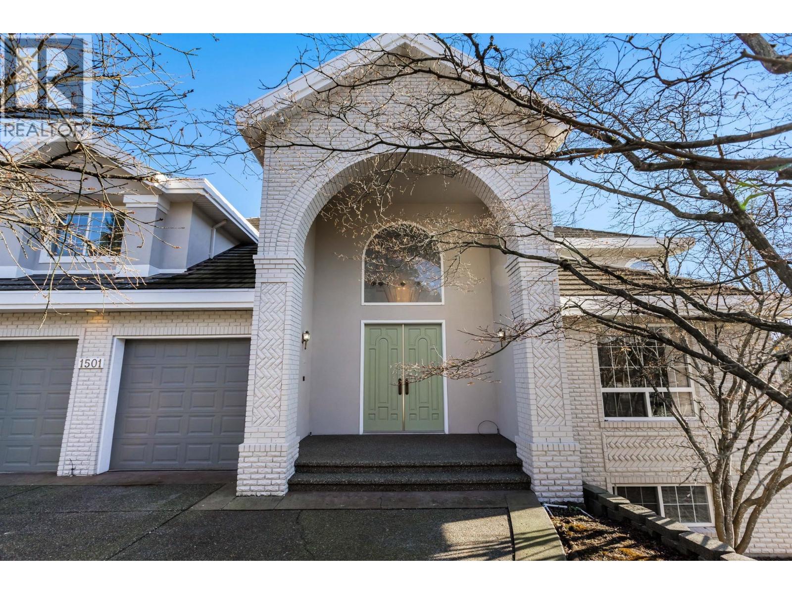 1501 Parkway Boulevard, Coquitlam, British Columbia  V3E 2V7 - Photo 2 - R3088025