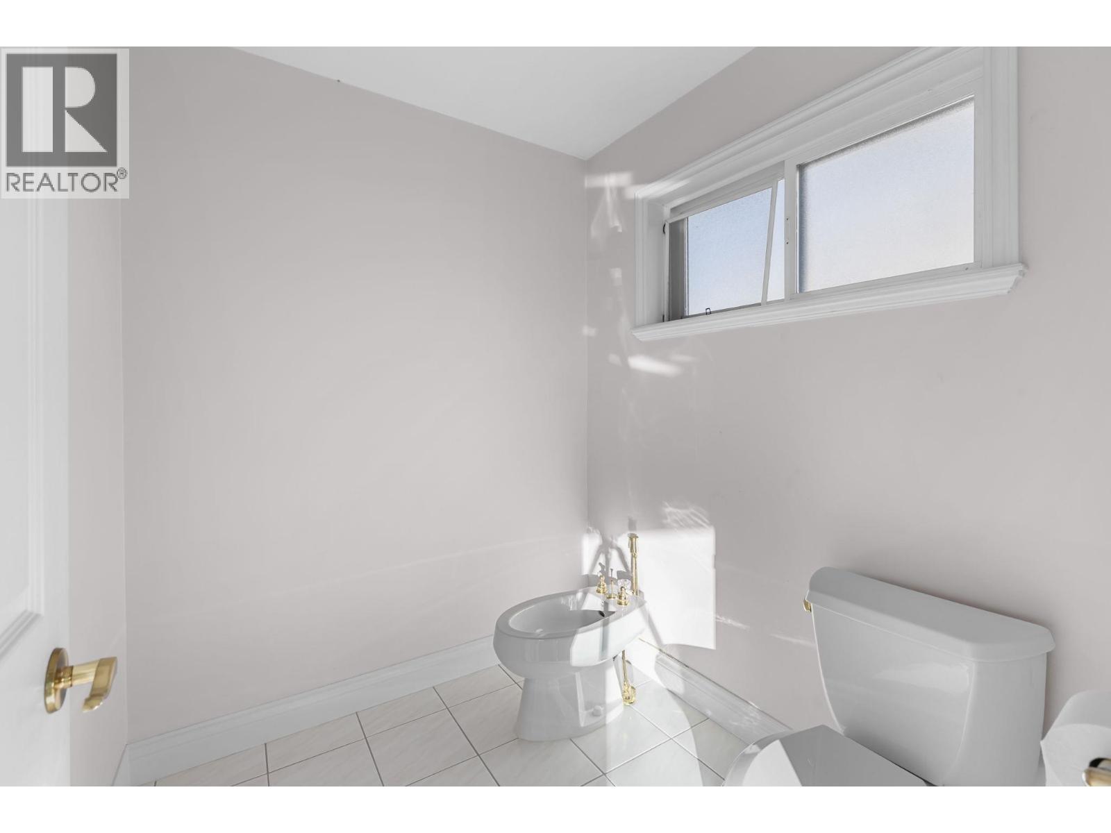 1501 Parkway Boulevard, Coquitlam, British Columbia  V3E 2V7 - Photo 24 - R3088025