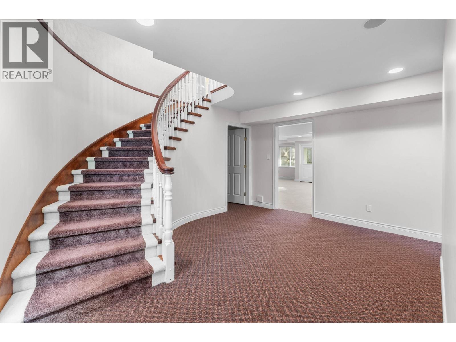 1501 Parkway Boulevard, Coquitlam, British Columbia  V3E 2V7 - Photo 31 - R3088025