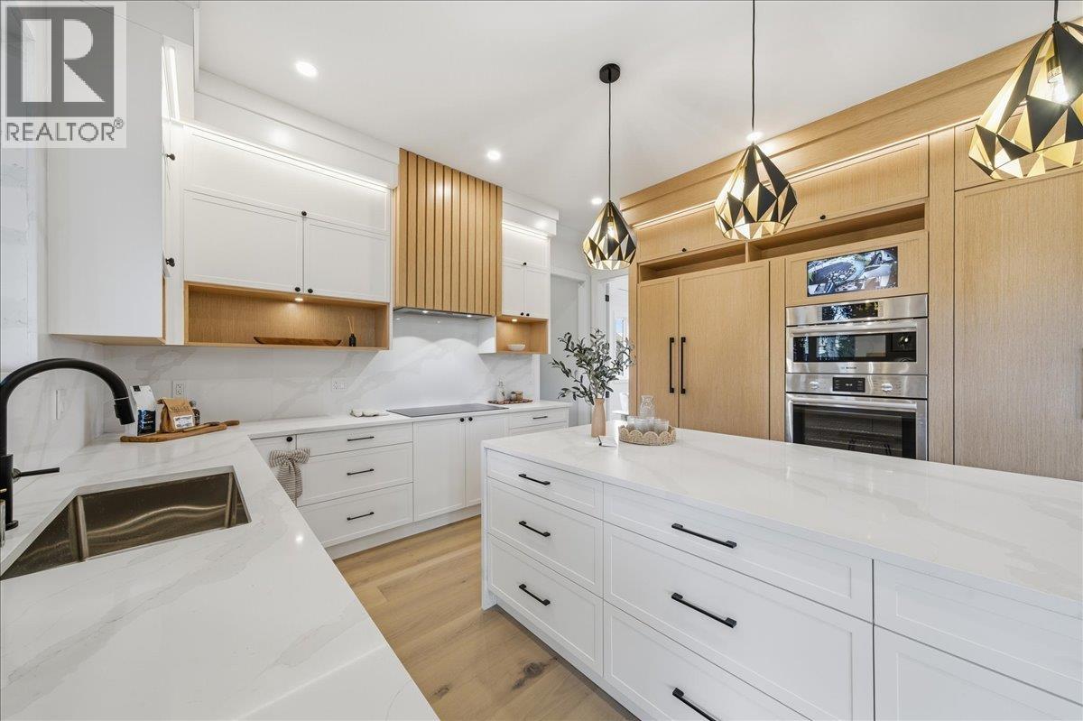 821 Porter Street, Coquitlam, British Columbia  V3J 5B9 - Photo 13 - R3088052