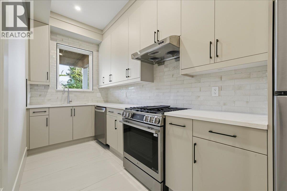 821 Porter Street, Coquitlam, British Columbia  V3J 5B9 - Photo 16 - R3088052