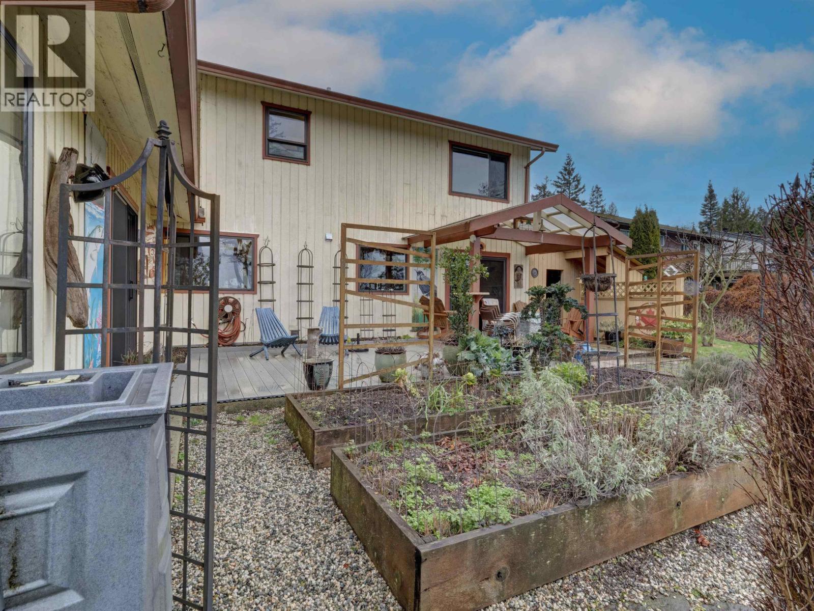 6183 Bligh Road, Sechelt, British Columbia  V7Z 0M1 - Photo 31 - R3088074