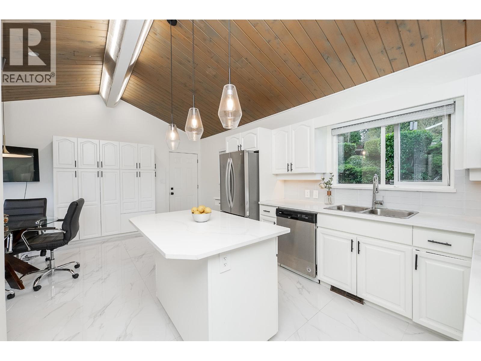 953 Ranch Park Way, Coquitlam, British Columbia  V3C 2H7 - Photo 6 - R3088076