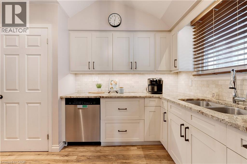 26 Madoc Street, Stoney Creek, Ontario  L8E 3S7 - Photo 12 - 40761121