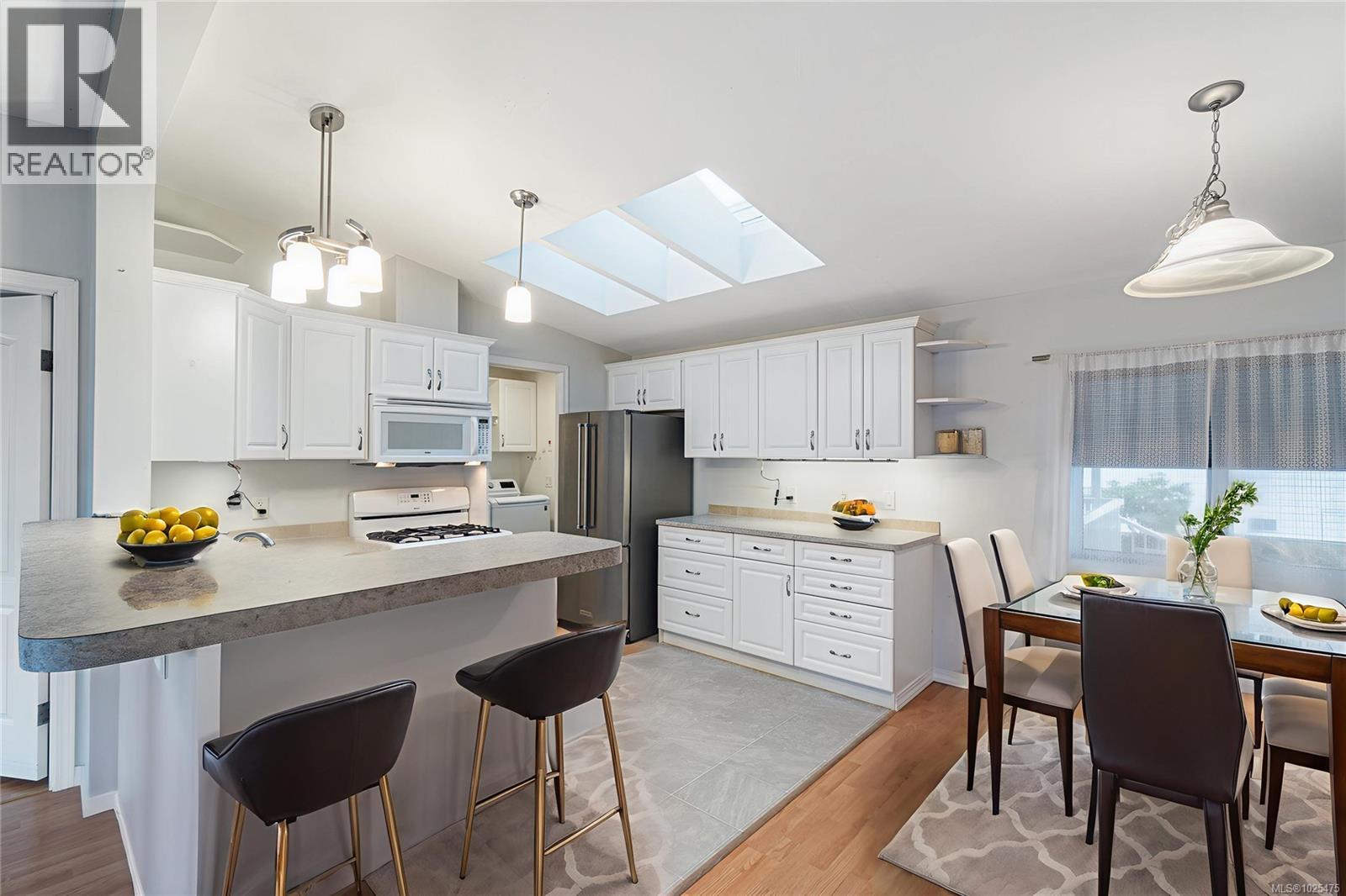 15 386 Craig St, Parksville, British Columbia  V9P 2Z8 - Photo 2 - 1025475